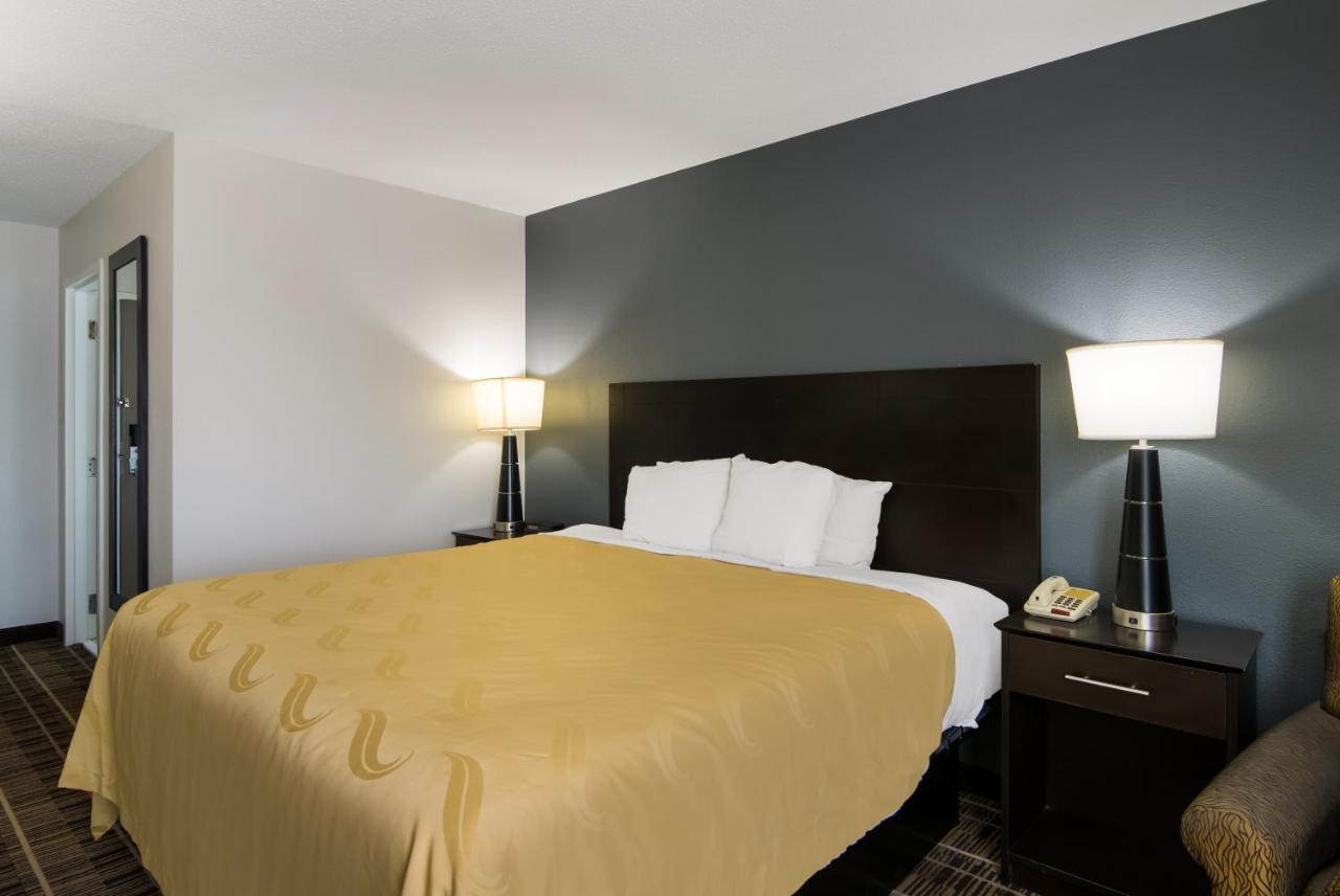Quality Inn Aurora - Naperville Area エクステリア 写真