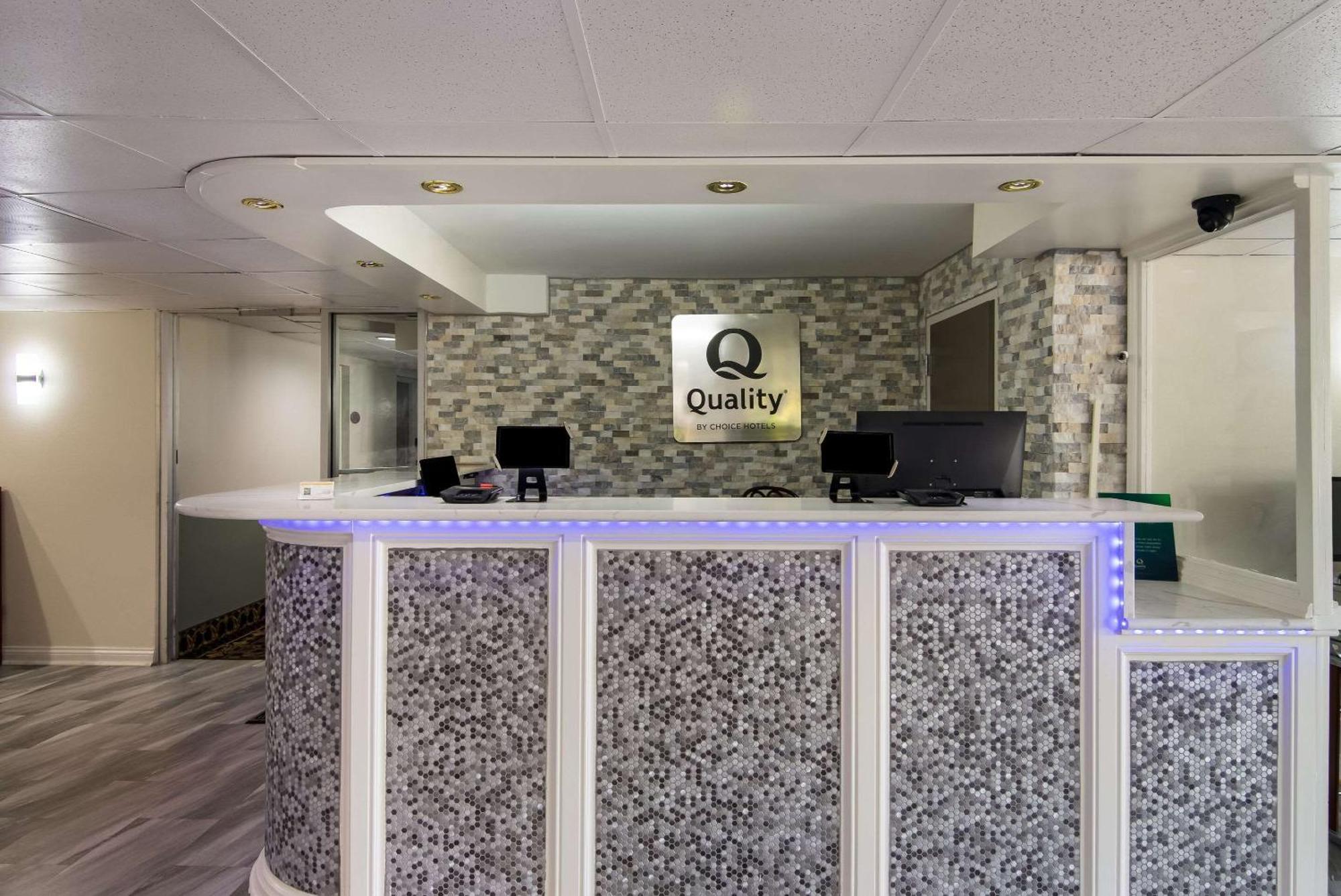 Quality Inn Aurora - Naperville Area エクステリア 写真